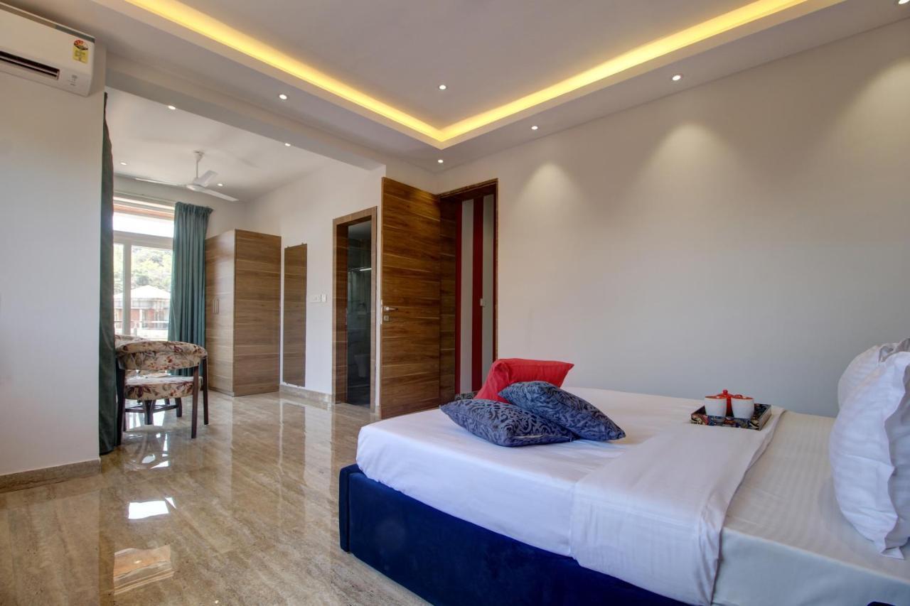 Euphoria Luxury Villa - 5Bhk - Private Pool - Jacuzzi, バガ エクステリア 写真